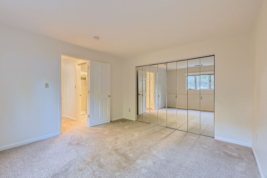 Building Photo - 2020 5th St