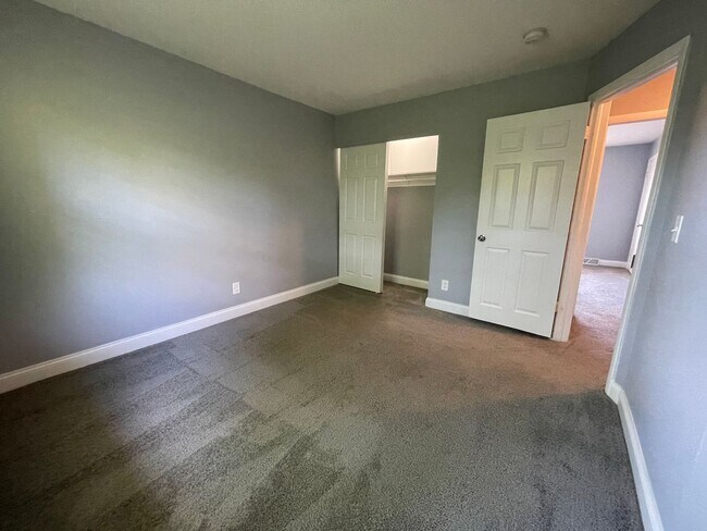 Building Photo - Bexvie Village Townhomes