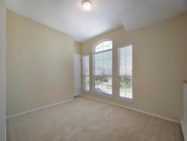 Building Photo - 11413 Dog Leg Dr