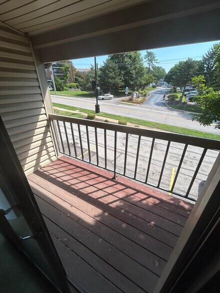 Balcony - 1233 Guelbreth Ln