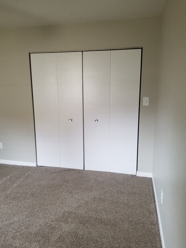 Building Photo - 534 E 17th St