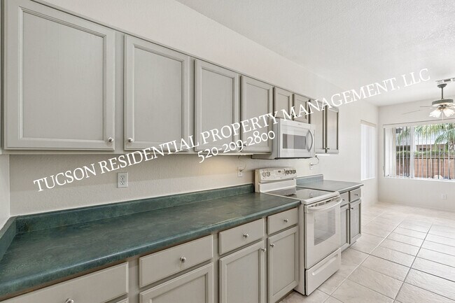 Building Photo - 11399 Silver Pheasant Loop