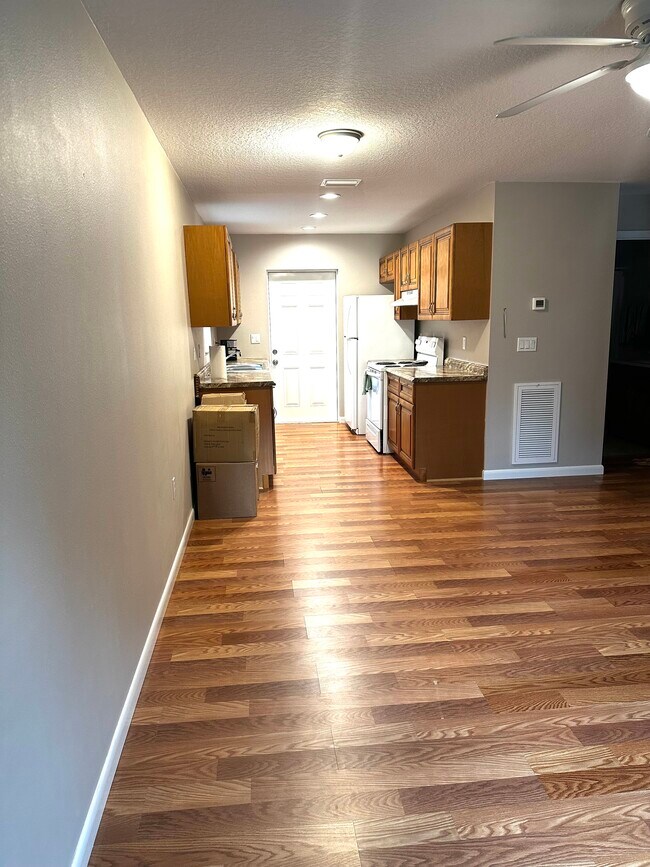 Building Photo - 4921 20th St Ct E