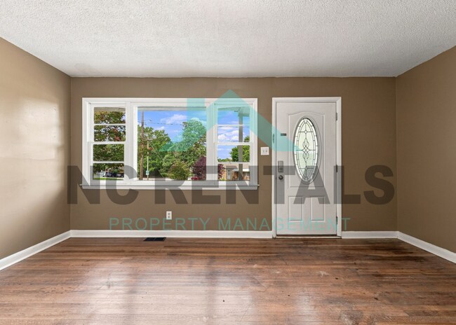 Building Photo - 1800 Woodmere Dr