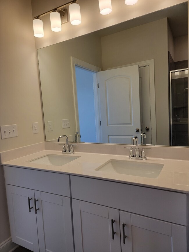 Building Photo - 4316 Skyridge Dr