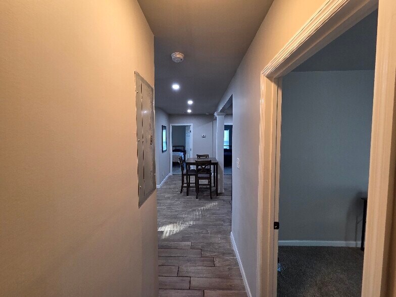 Building Photo - 2793 Suwanee Ave