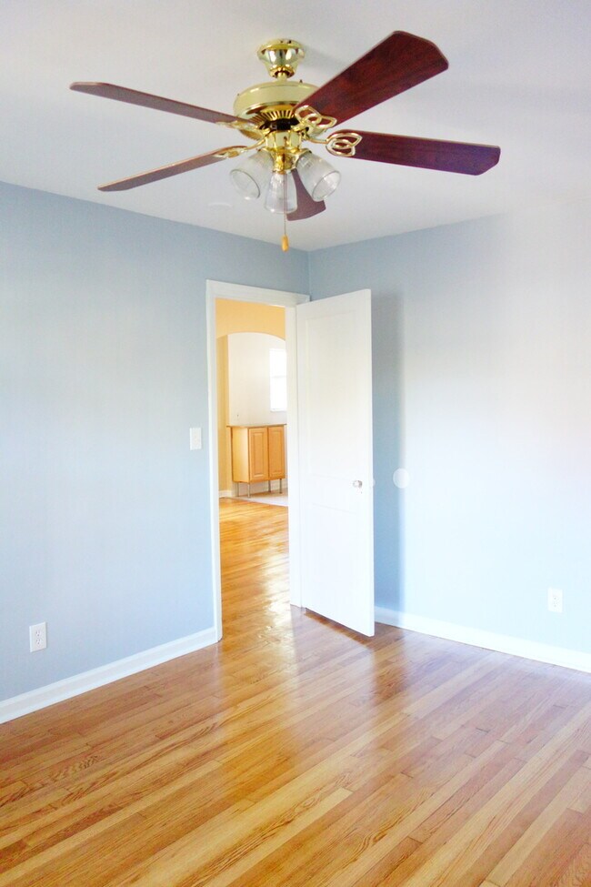 Building Photo - 8007 Garland Ave