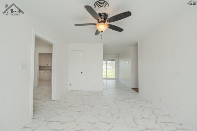 Building Photo - 1624 Sunnyside Ln