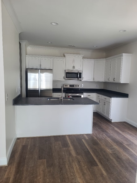 Building Photo - 111 Solis Ct