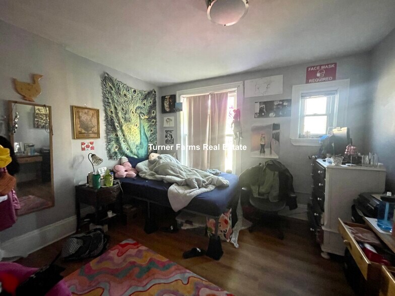 Building Photo - 68 Hammond St