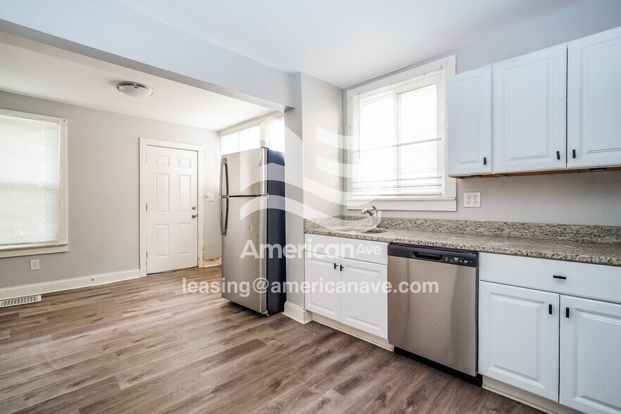 Building Photo - 1178 E 21st Ave