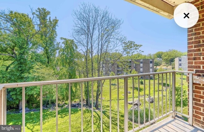 Building Photo - 14 Mountbatten Ct