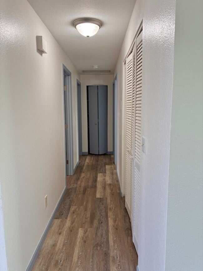 Building Photo - Charming 3-Bedroom Single-Level Home with Spacious Yard!