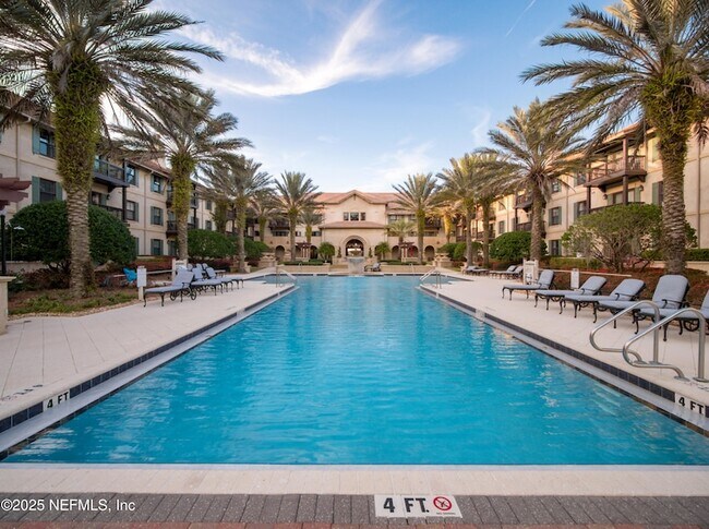 Building Photo - 945 Registry Blvd
