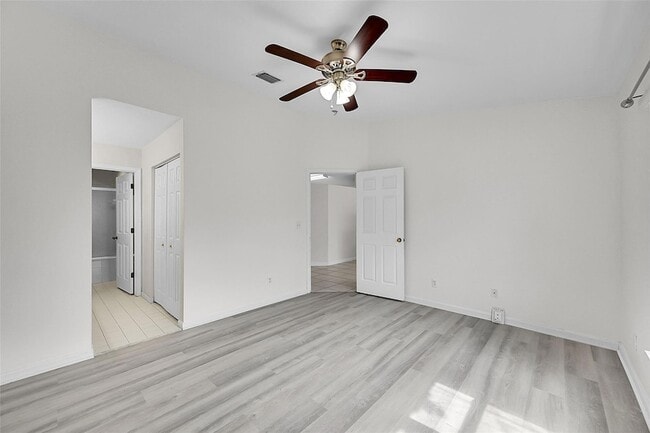 Building Photo - 5642 NW 118th Dr