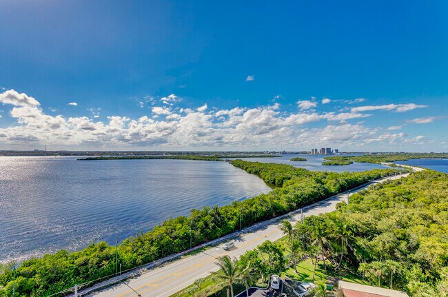 Building Photo - 5550 N Ocean Dr