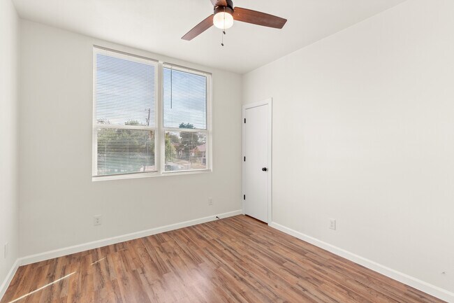 Building Photo - 725 Virginia Blvd