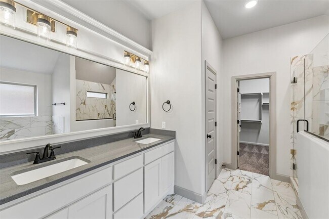 Building Photo - 9356 SW 43rd St