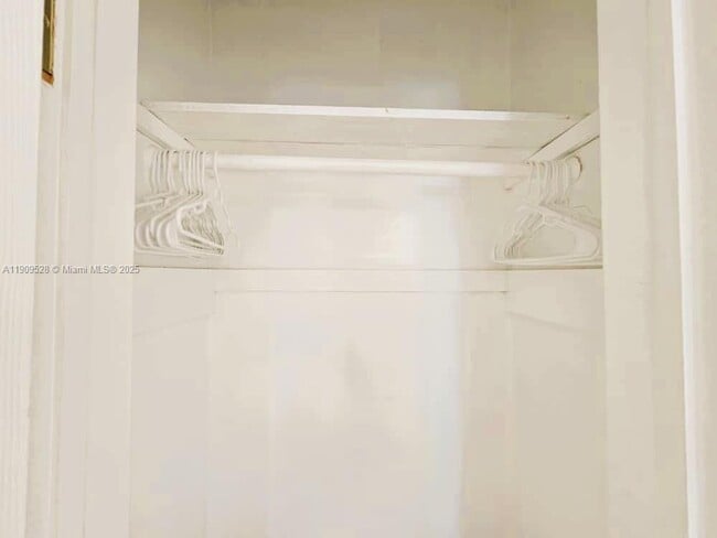 Building Photo - 3217 NE 7th Pl