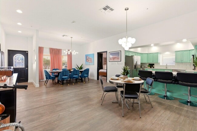 Building Photo - 8140 E Pine Dr