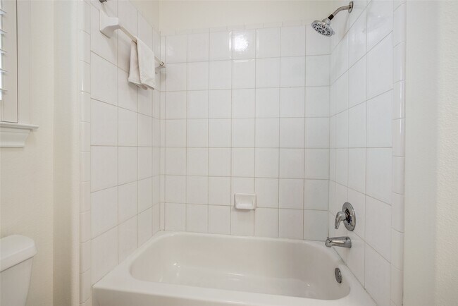 Building Photo - 2019 Morse St