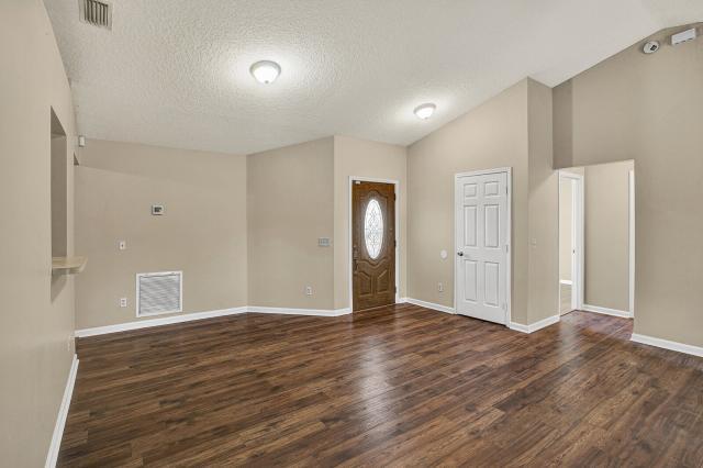 Building Photo - 3 bedroom in Jacksonville FL 32208