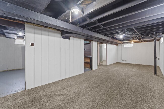 Building Photo - 2121 Euclid St