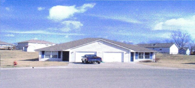 Building Photo - Quail Creek
