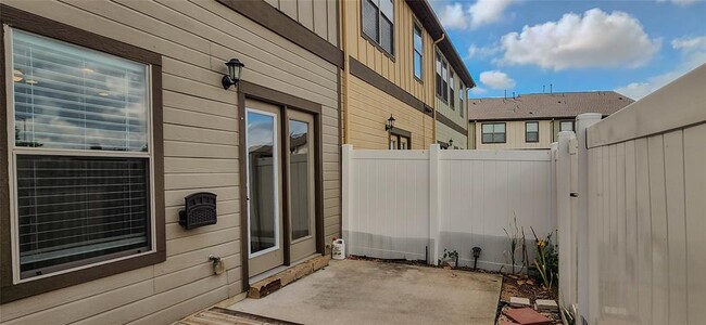 Building Photo - 1900 Little Elm Trail