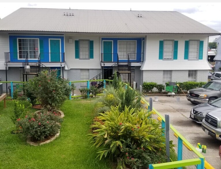 Las Palmas 7170 Parker Rd Houston TX 77016 Apartment Finder