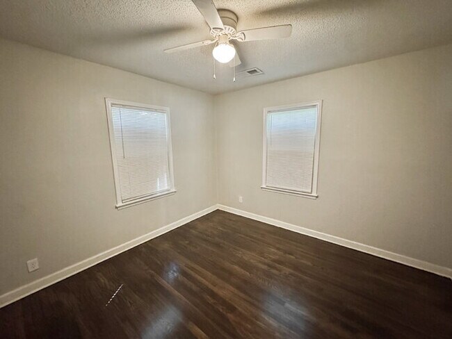 Building Photo - 2929 Bede Rd