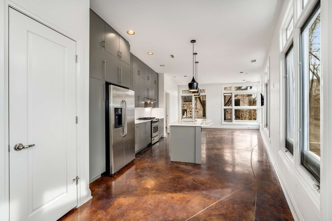 Building Photo - 1500 4th Ave N