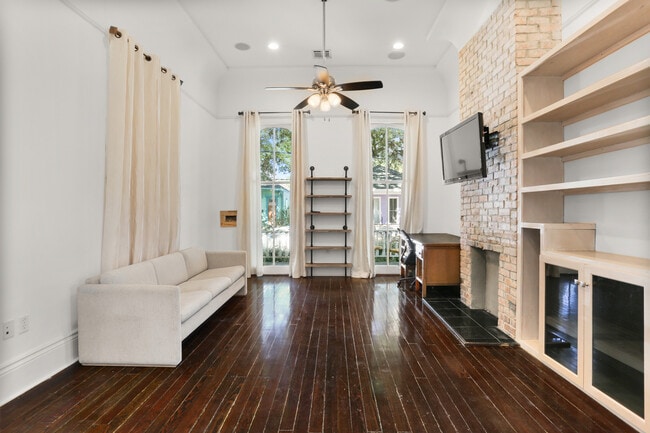 Building Photo - 1576 N Dorgenois St