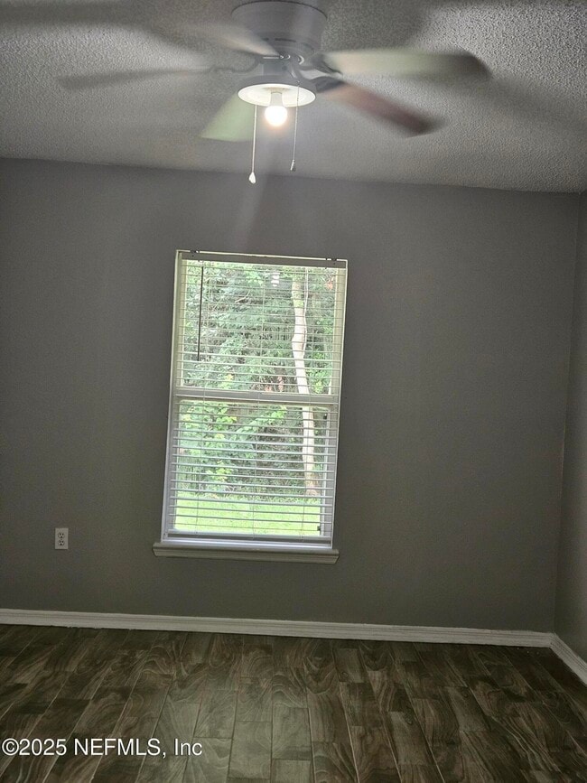 Building Photo - 2715 Lantana Lakes Dr