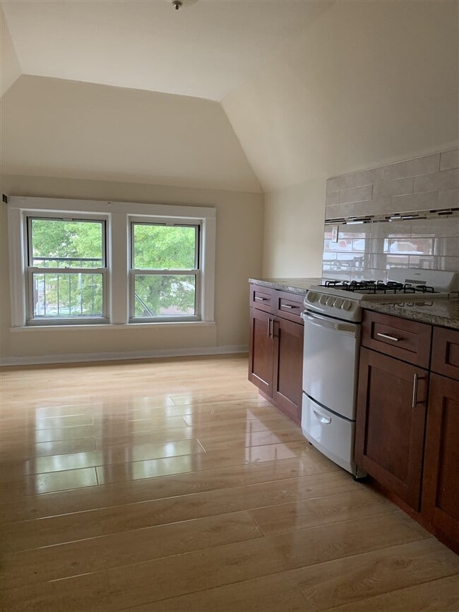 Building Photo - 228 73rd St