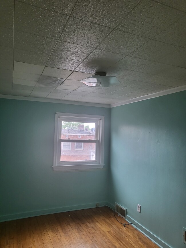Building Photo - 2445 Brookwood St