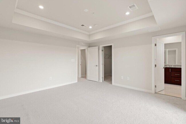 Building Photo - 22395 Claude Moore Dr