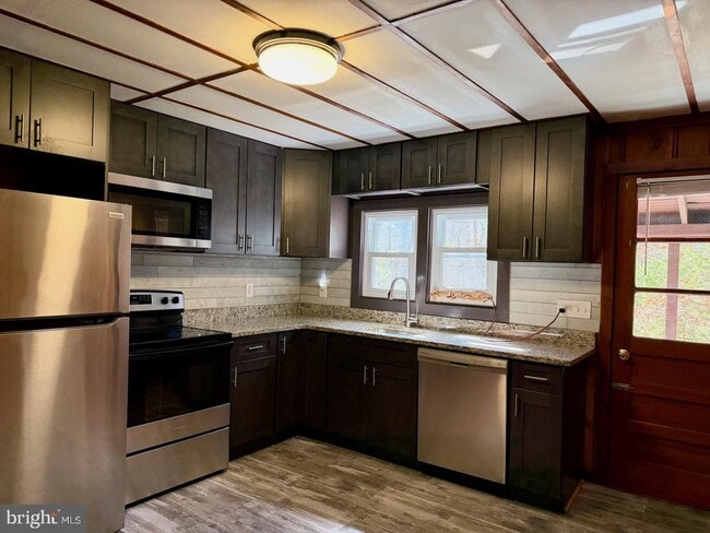 Building Photo - 1176 Stokes Rd