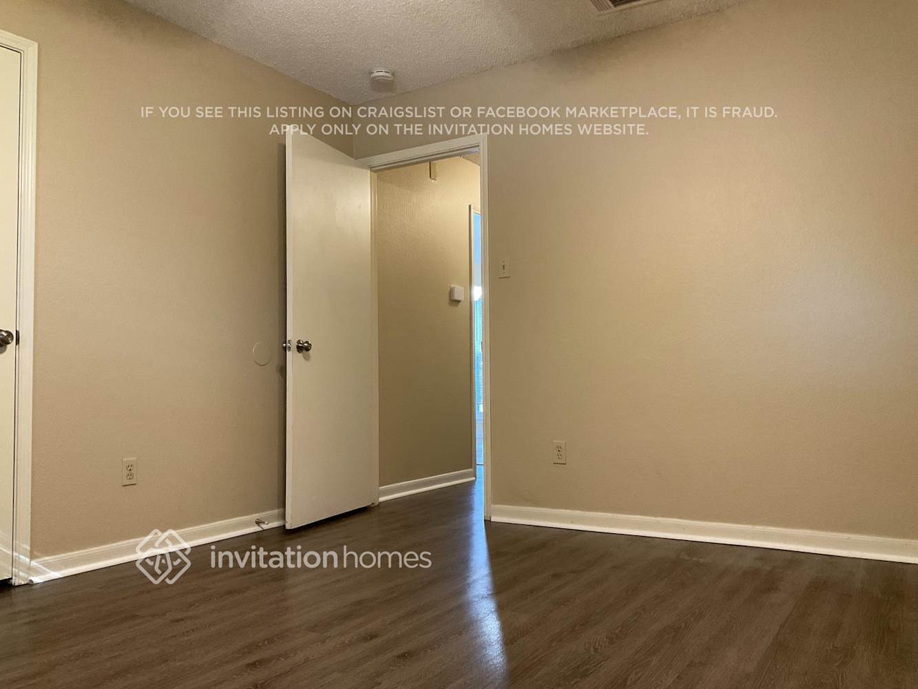 Building Photo - 525 E Jay Ct