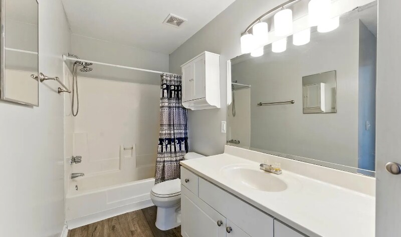 Building Photo - 10200 Belle Rive Blvd