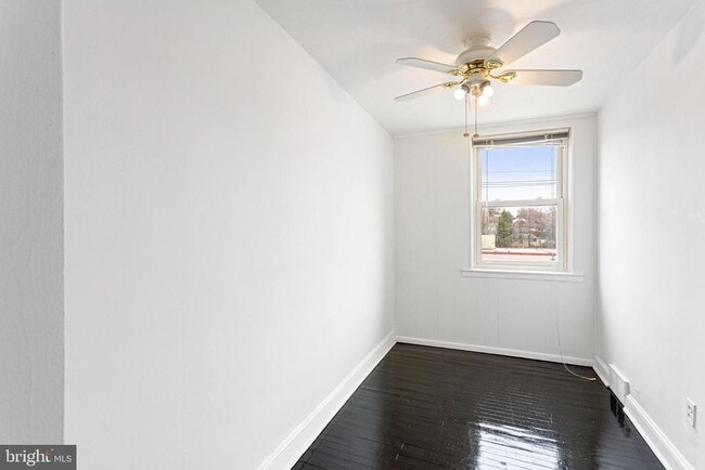 Building Photo - 7675 Overbrook Ave