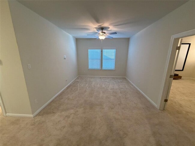 Building Photo - 228 Regatta Trl