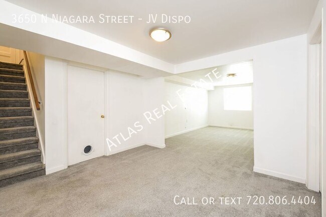 Building Photo - Desirable 4 bed /2 bath home in the middle...