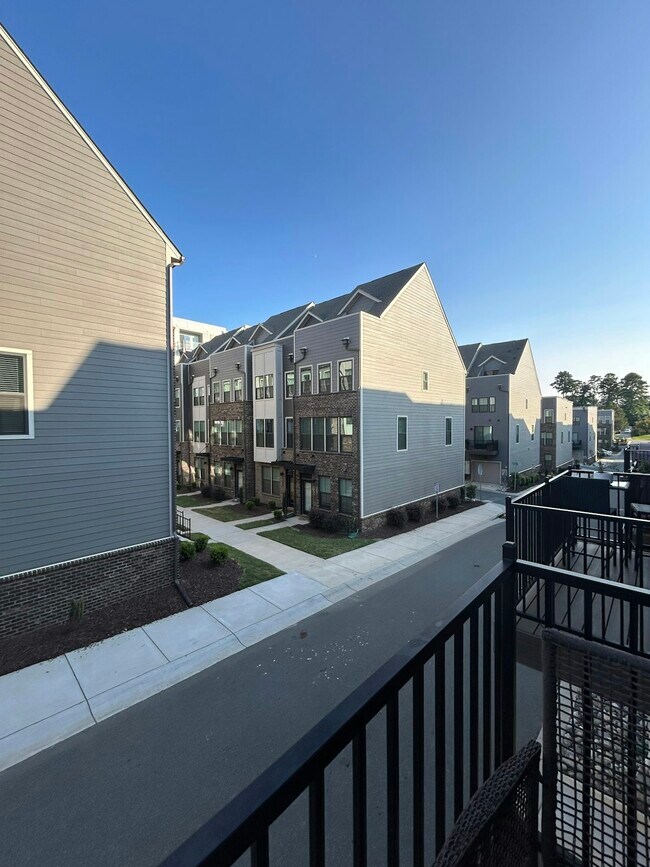 Building Photo - 3621 S Tryon St