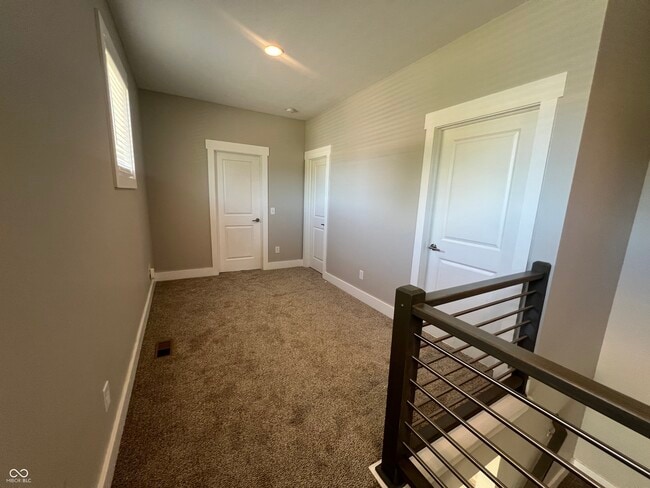 Building Photo - 4077 Rookwood Ave