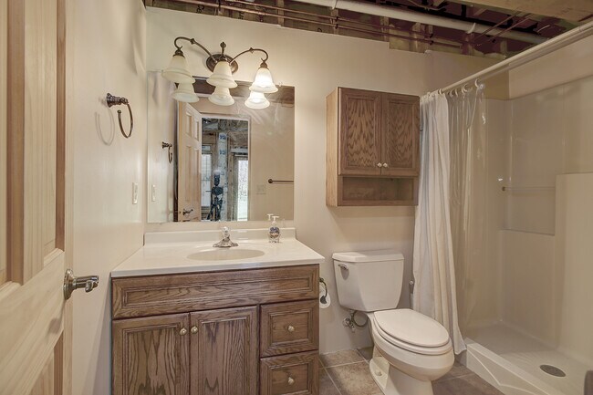 Building Photo - 403 E Main St