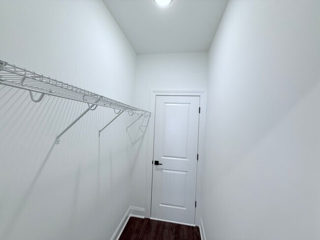 Building Photo - 610 Cottage Grv Cir