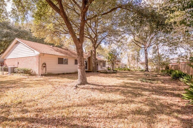 Building Photo - 223 Normal Park Dr