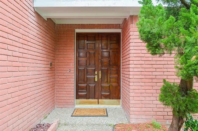 Building Photo - 1106 Brecon Hall Dr