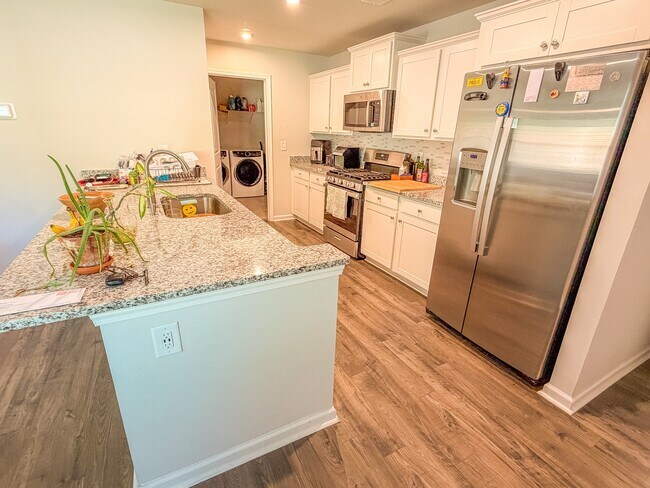 Building Photo - 203 Boneset Dr